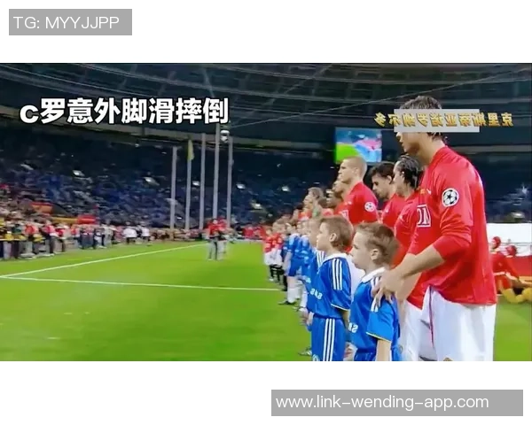 足球意外击中敏感部位引发的搞笑瞬间与尴尬场面回顾